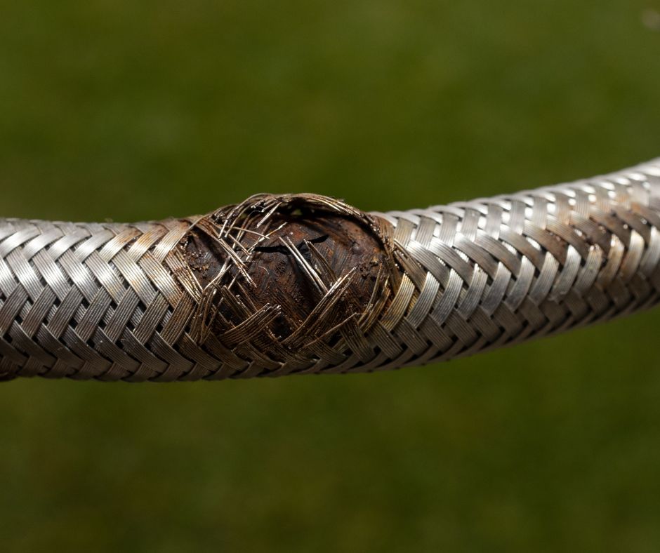 Emergency Plumber Tips for Managing Burst Pipes and Hoses